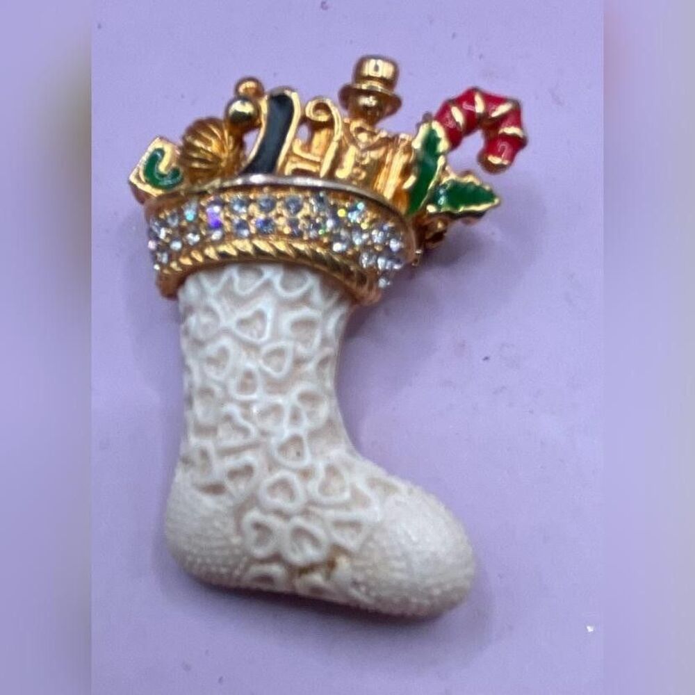 Christmas Stocking Brooch Pin Rhinestone Enamel Gold Tone Candy Cane White 2"